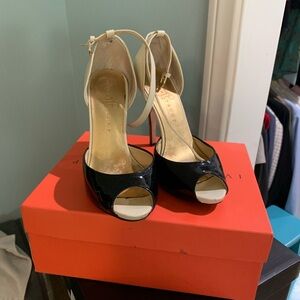 Classy two color shoe for office wear or special occasion.